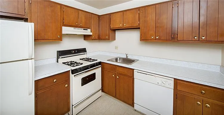 Sherwood Apartments — Photo 4