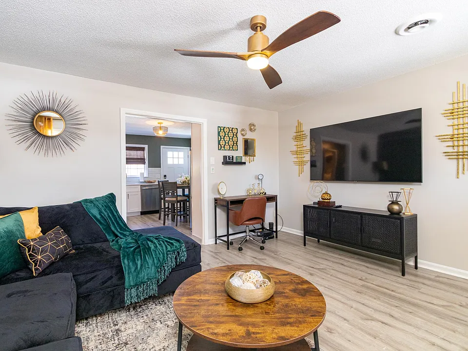 308 Denny Cir #2