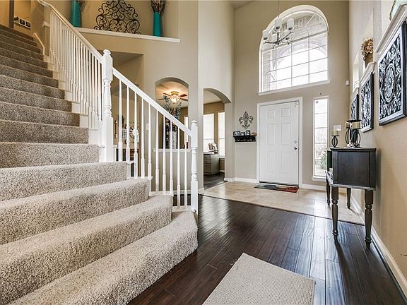 5th image of 3102 Sandhurst Dr