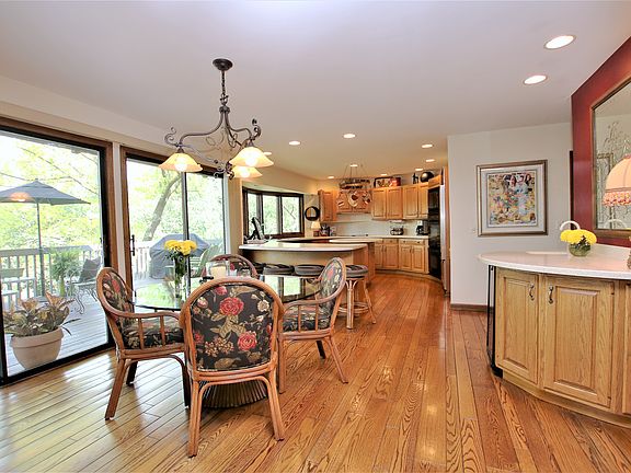 4th image of 16N690 Oaks Ln
