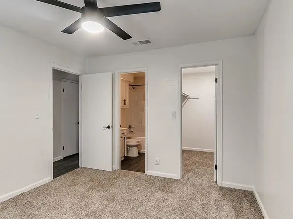 1400 Sun Tree Cir, Moore, OK 73160