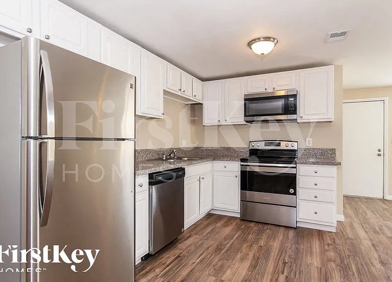 3826 W Griswold Rd — Photo 5