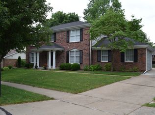 1818 Waterford Ridge Dr, Ballwin, MO 63021