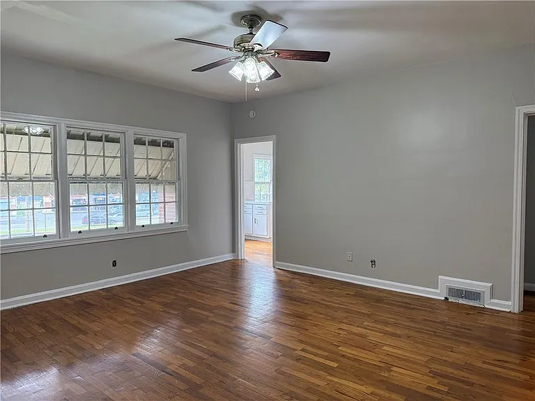 3548 E Main St #6 — Photo 5