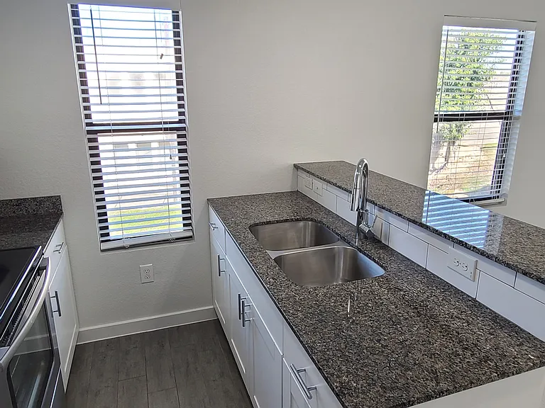 7406 Geneva Dr #2B — Photo 3