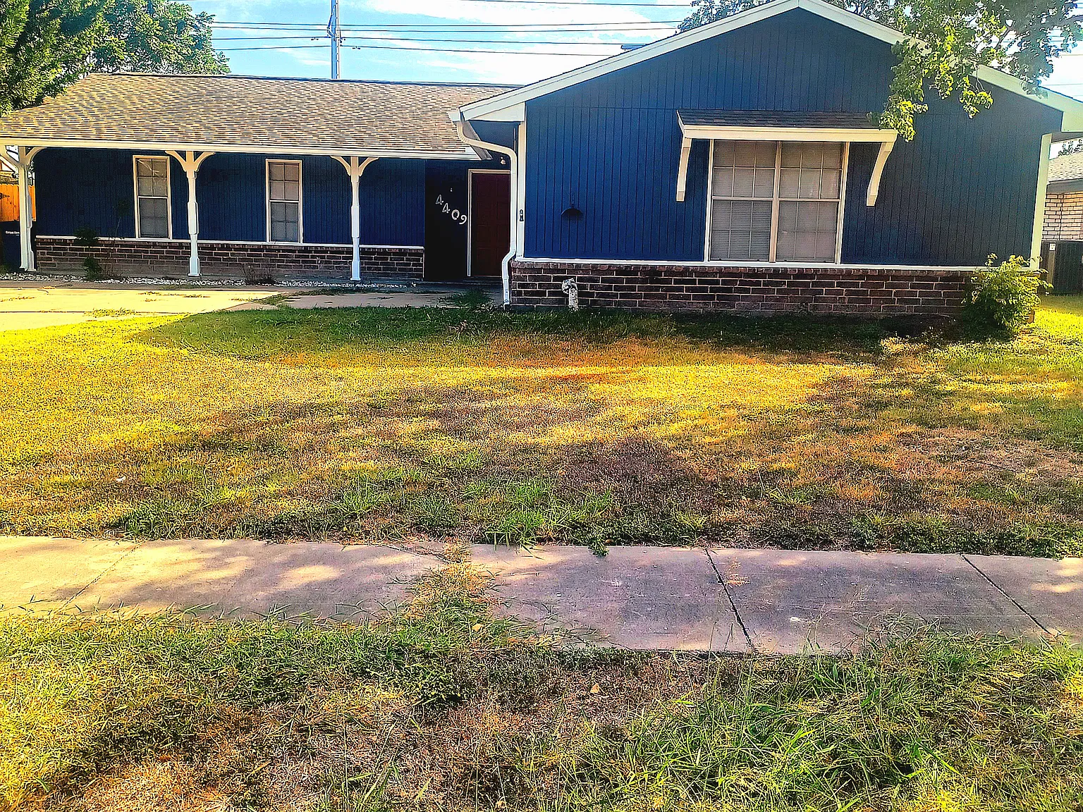 3 bed, 1563 sqft, $2,000 — Photo 1