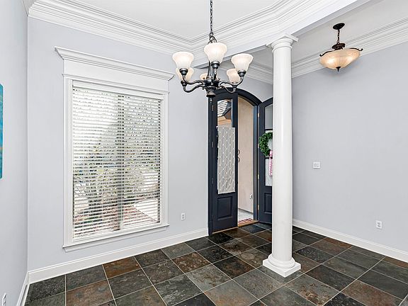 3rd image of 10674 Woodland Oaks Dr