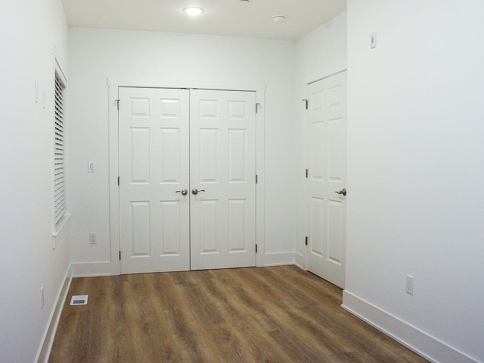 Building Photo 5
