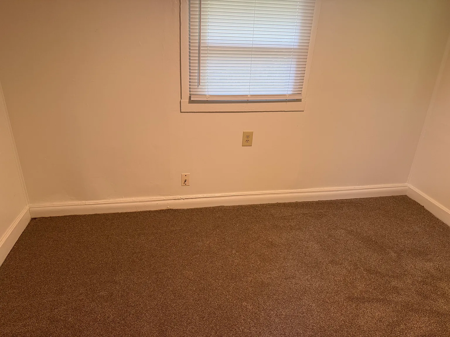 2 bed, 728 sqft, $850 — Photo 2