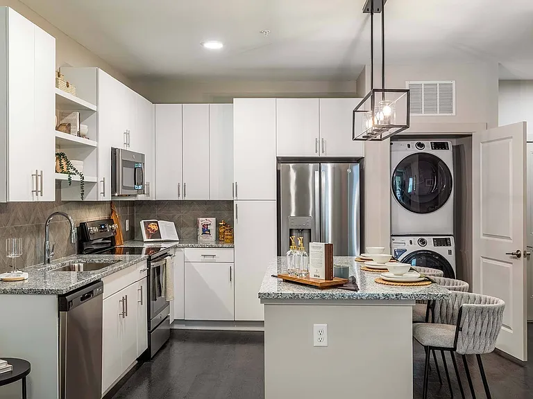 Capital Collective Luxury Apartments — Photo 24