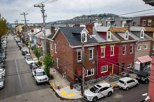 180 49th St photo 1