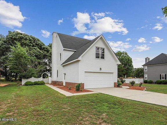 2nd image of 206 Creekside Drive