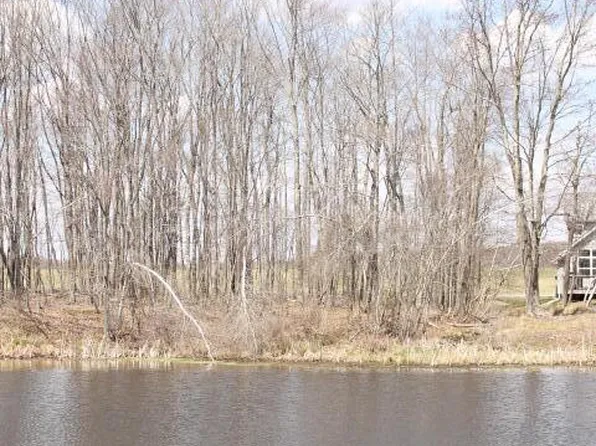 31 Lake Shore Dr #31, Pocono Lake, PA 18347
