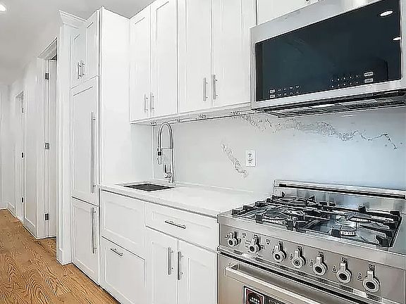 2nd image of 440 W 47th St #4K