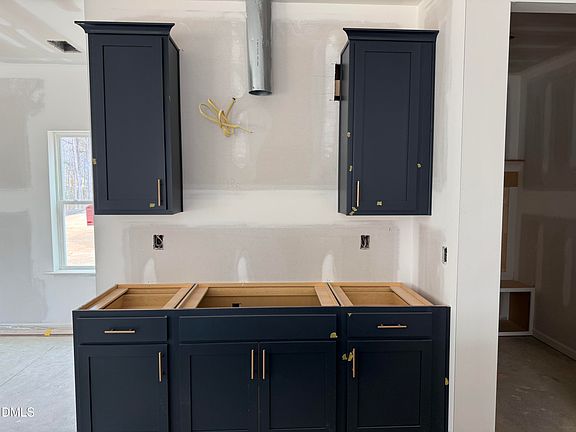 5th image of 932 Fetching Pl #348