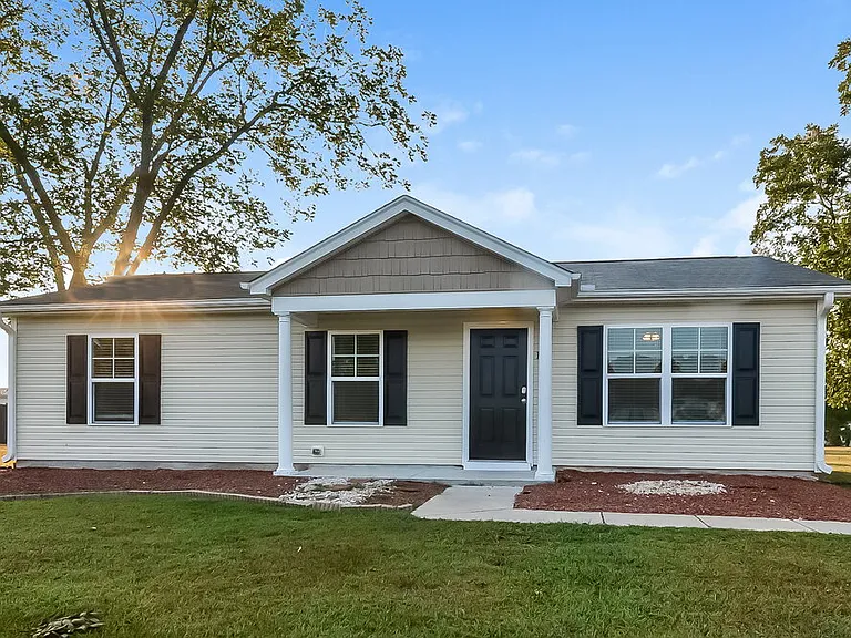 138 Johnston Farms Dr — Photo 1