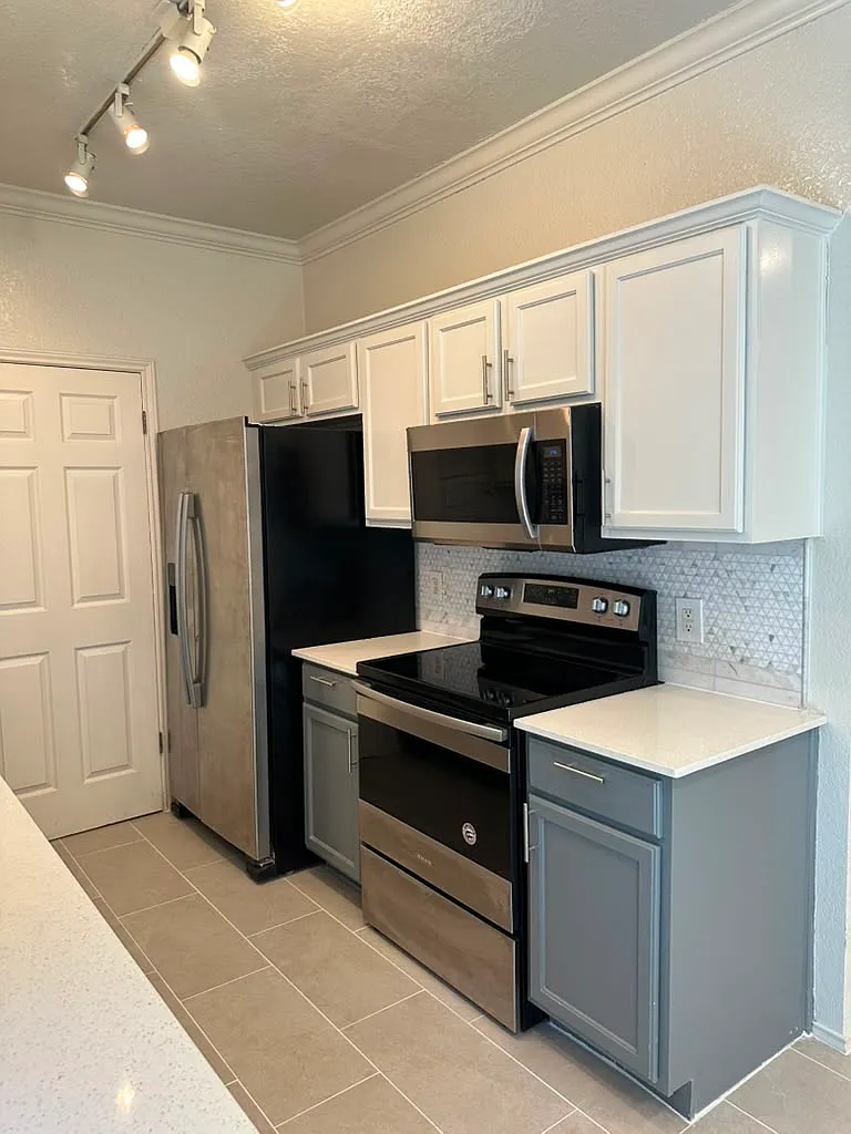2 bed, 2.5 bath, 1168 sqft, $1,935 — Photo 3