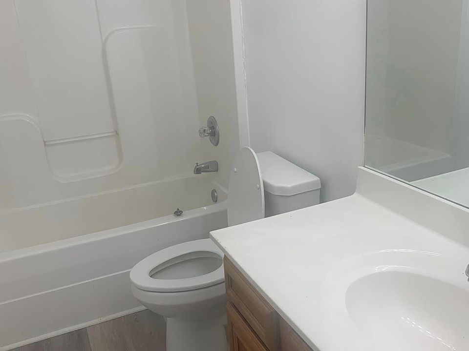 2nd image of 101 Millarn #111