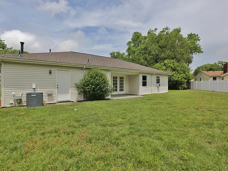 1012 Antioch Cir — Photo 16