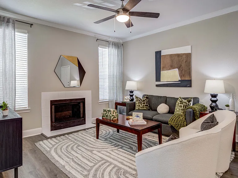 Signature Point Apartment Homes — Photo 38