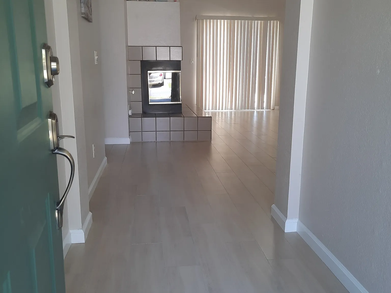3 bed, 1353 sqft, $2,450 — Photo 2