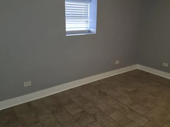 6832 S Clyde Ave, Chicago, IL 60649