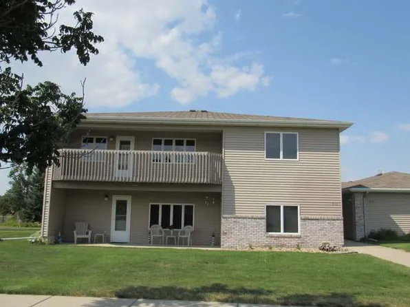 836 Bridgeport Dr, Bismarck, ND 58504