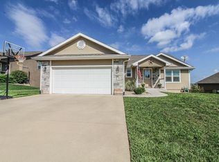 1008 Laussac Dr, Manhattan, KS 66503