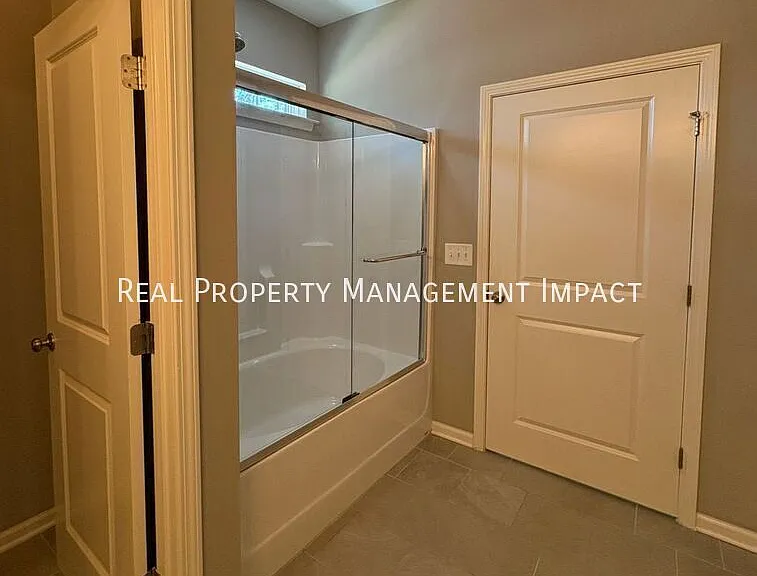 214 Churment Ct — Photo 33
