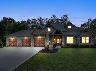 5928 Deer Hollow Rd, Auburn, IN 46706