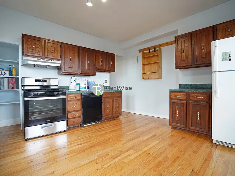 1400 Commonwealth Ave #15 — Photo 11