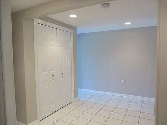 5th image of 408 Severn Ave #A