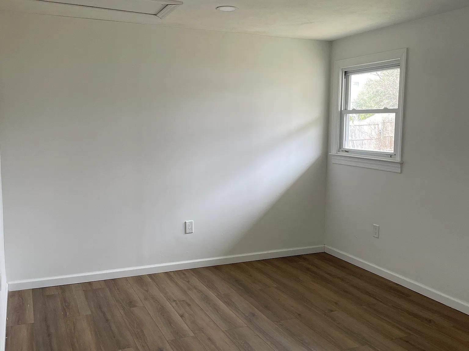 20 Morgan Ave — Photo 4