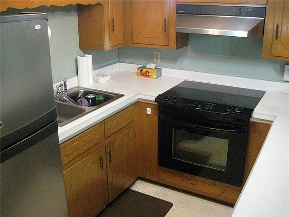 5th image of 37 Kimberly Ln