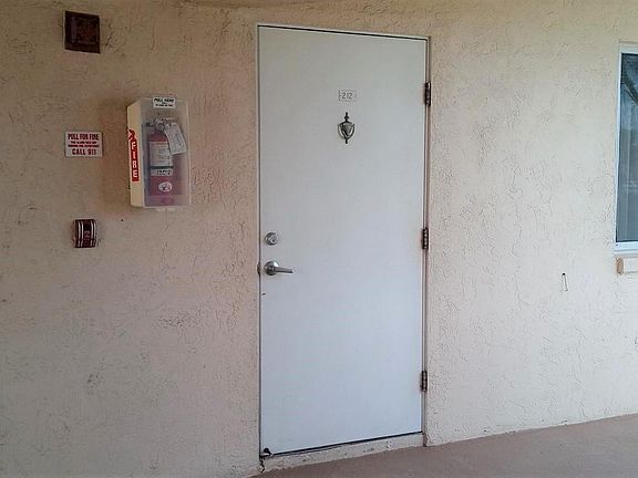 5th image of 300 Village Green Cir #212