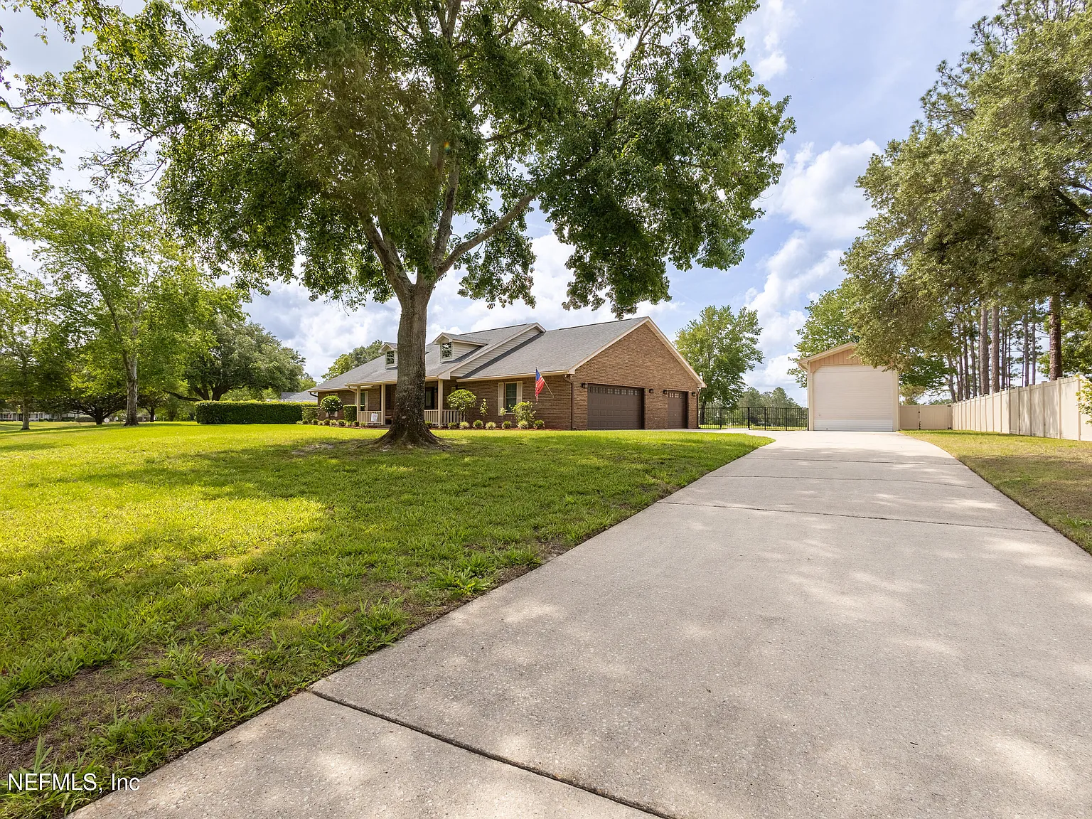 3 bed, 2.0 bath, 2271 sqft, $3,475 — Photo 3