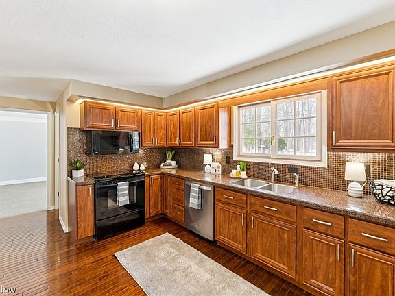 5th image of 6144 Bellevue Dr