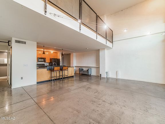 3rd image of 1001 E 17th St APT 118