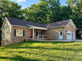 111 Eastwood Village Ct, Hudson, NC 28638