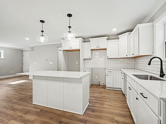 5th image of 355 Preserve Dr
