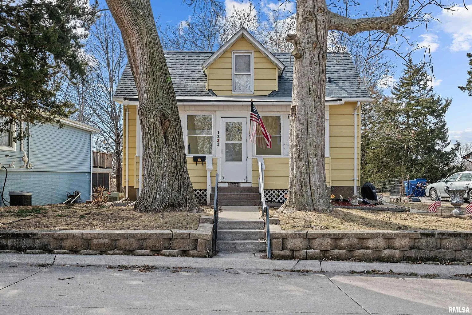 1322 Glencoe Ln photo 1