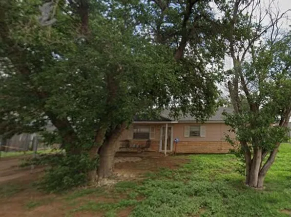 906 S Cedar St, Brownfield, TX 79316