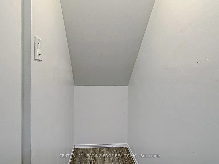 55 McCrimmon Cres #LOWER — Photo 16