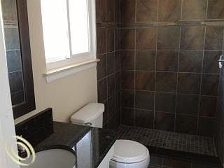 5th image of 18150 Lincoln Dr