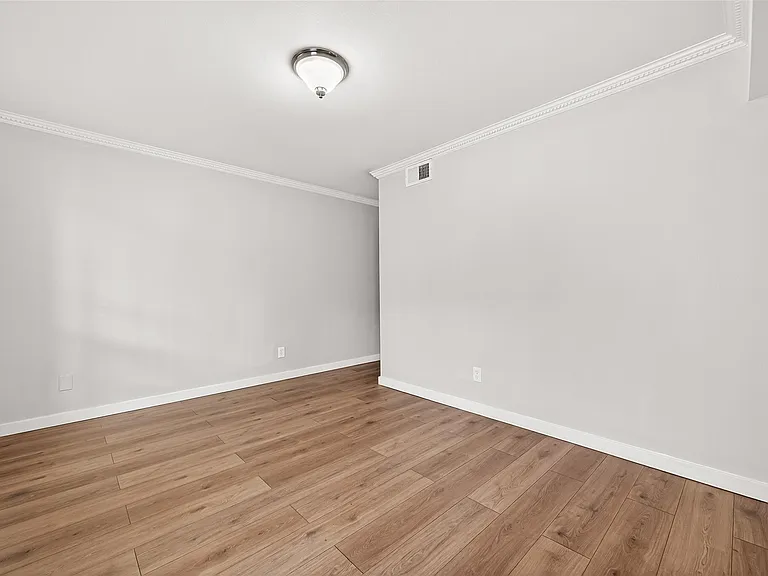359 N Post Oak Ln #127 — Photo 28