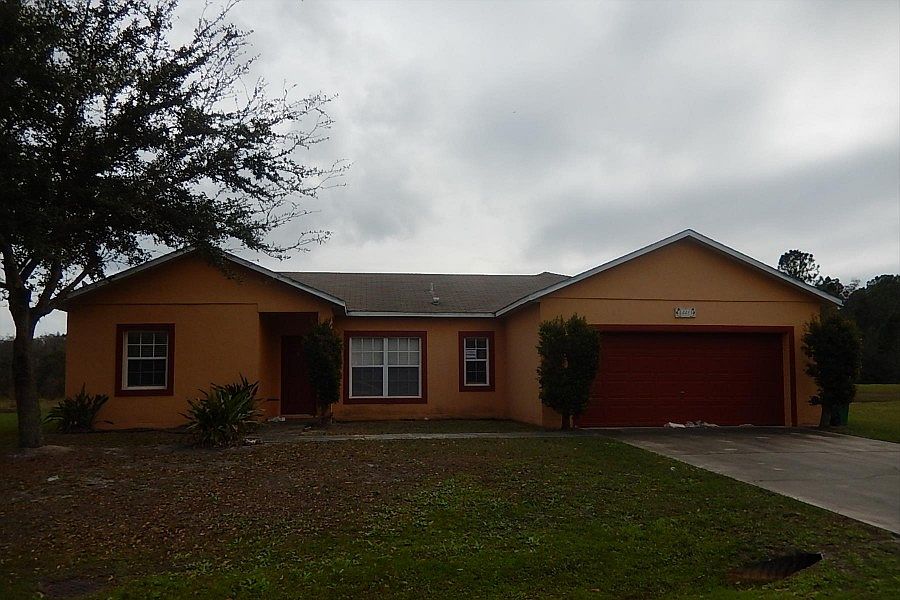 1st image of 221 Bedford Dr