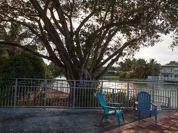 3rd image of 1239 Marseille Dr #6