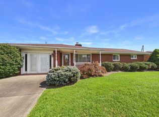 707 3rd St E, South Point, OH 45680