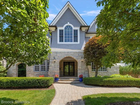 620 Lakeside Dr, Birmingham, MI 48009