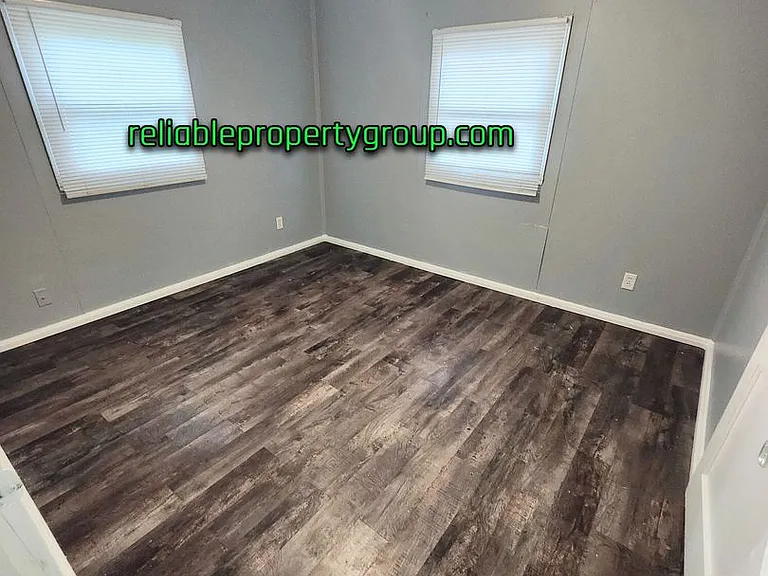 4721 Warsaw St — Photo 8